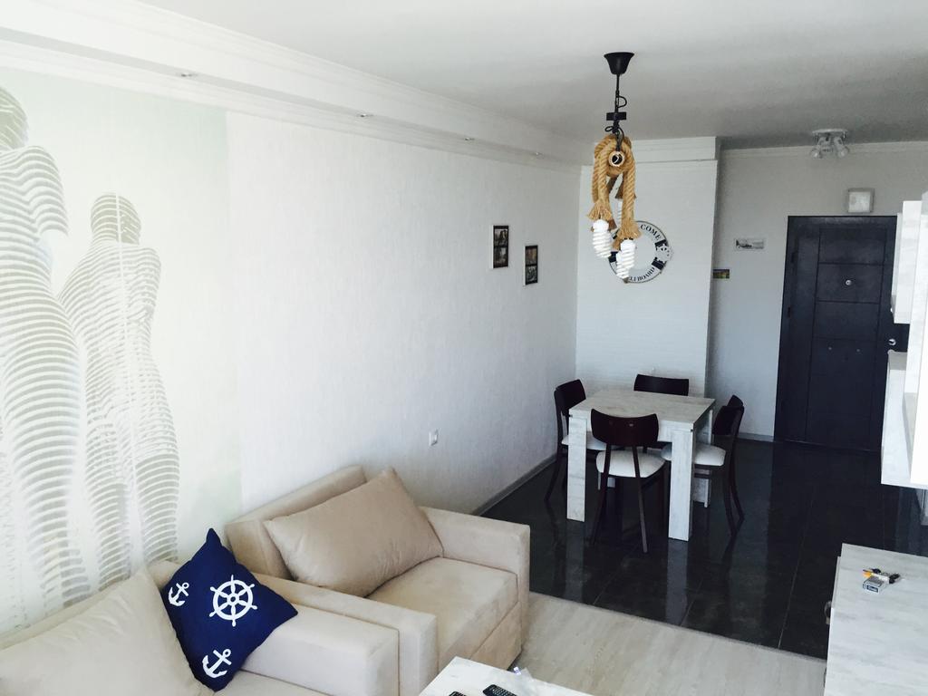 Stars Apartment Batoumi Extérieur photo