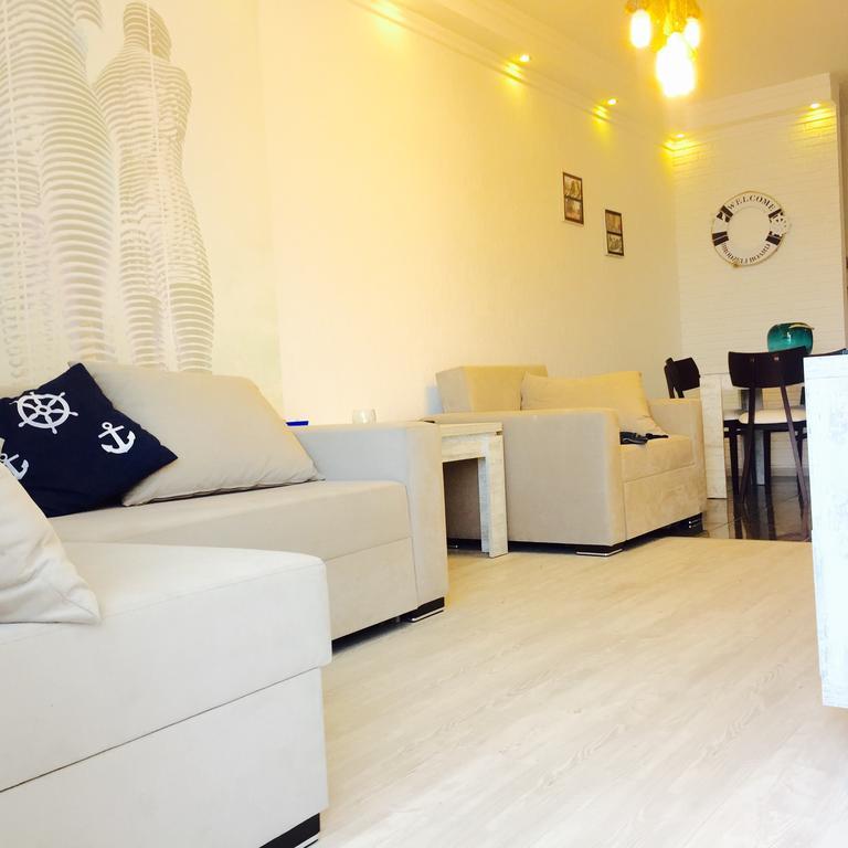 Stars Apartment Batoumi Extérieur photo