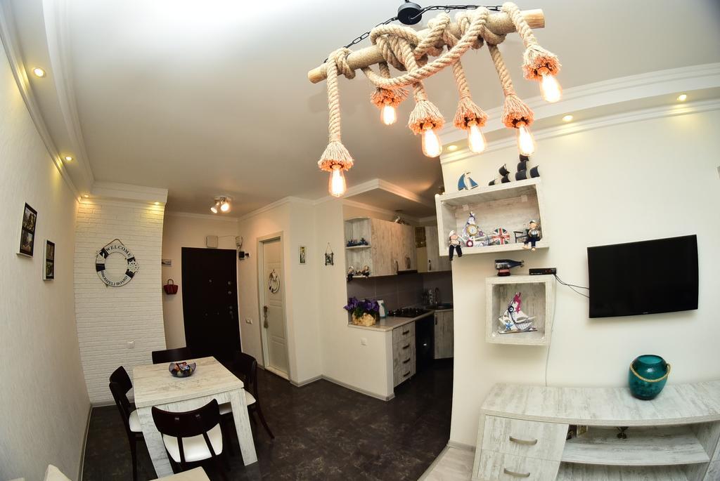 Stars Apartment Batoumi Extérieur photo
