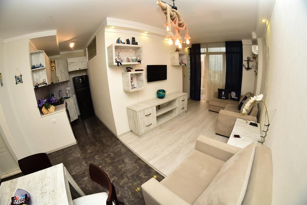 Stars Apartment Batoumi Extérieur photo