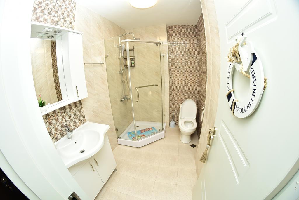 Stars Apartment Batoumi Extérieur photo