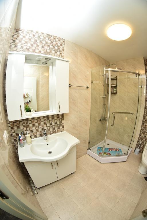 Stars Apartment Batoumi Extérieur photo