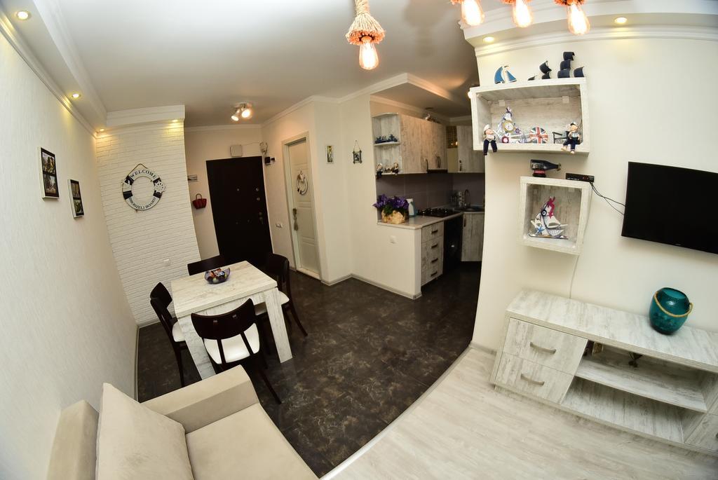 Stars Apartment Batoumi Extérieur photo